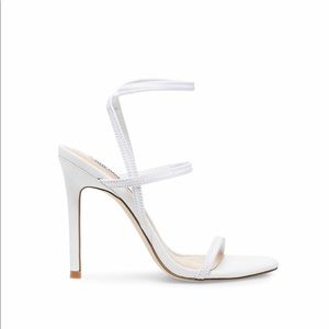Steve Madden Nectur Sandal in White NIB Size 8.5